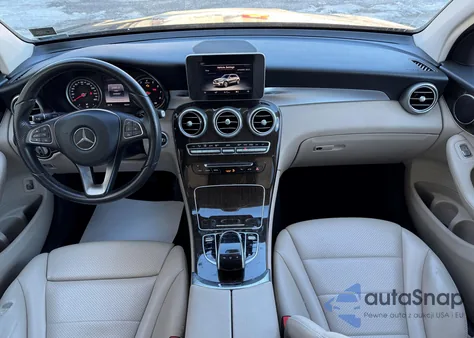 2016 Mercedes-Benz Glc 300 z USA, uszkodzony, nr VIN WDC0G4JB0GF071901